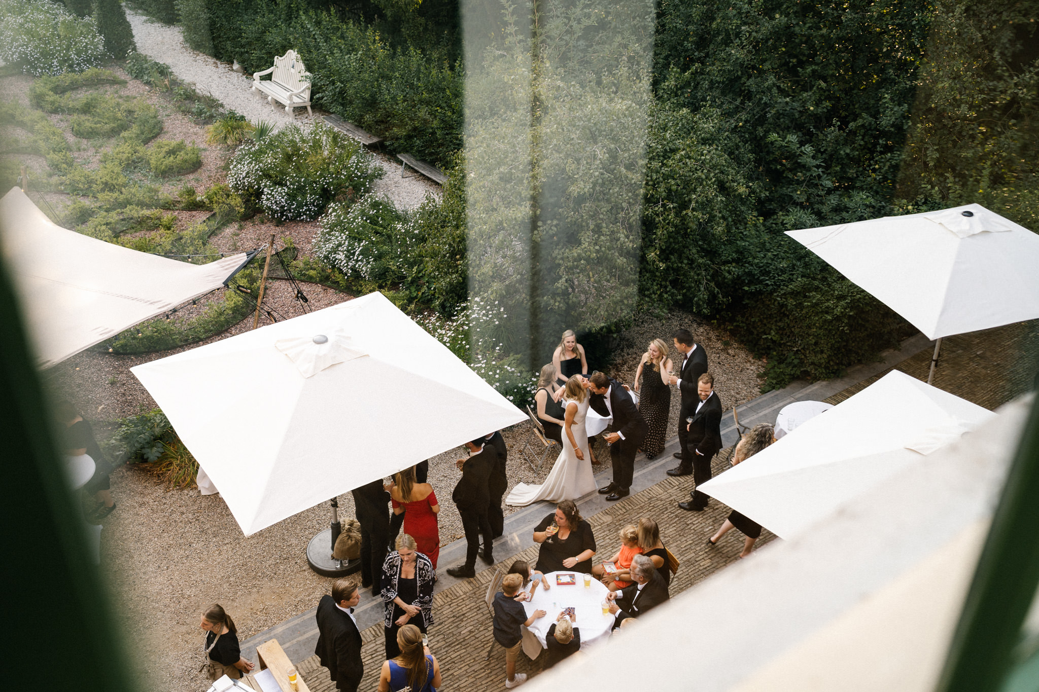 Outdoor walking dinner at Huize Frankendael