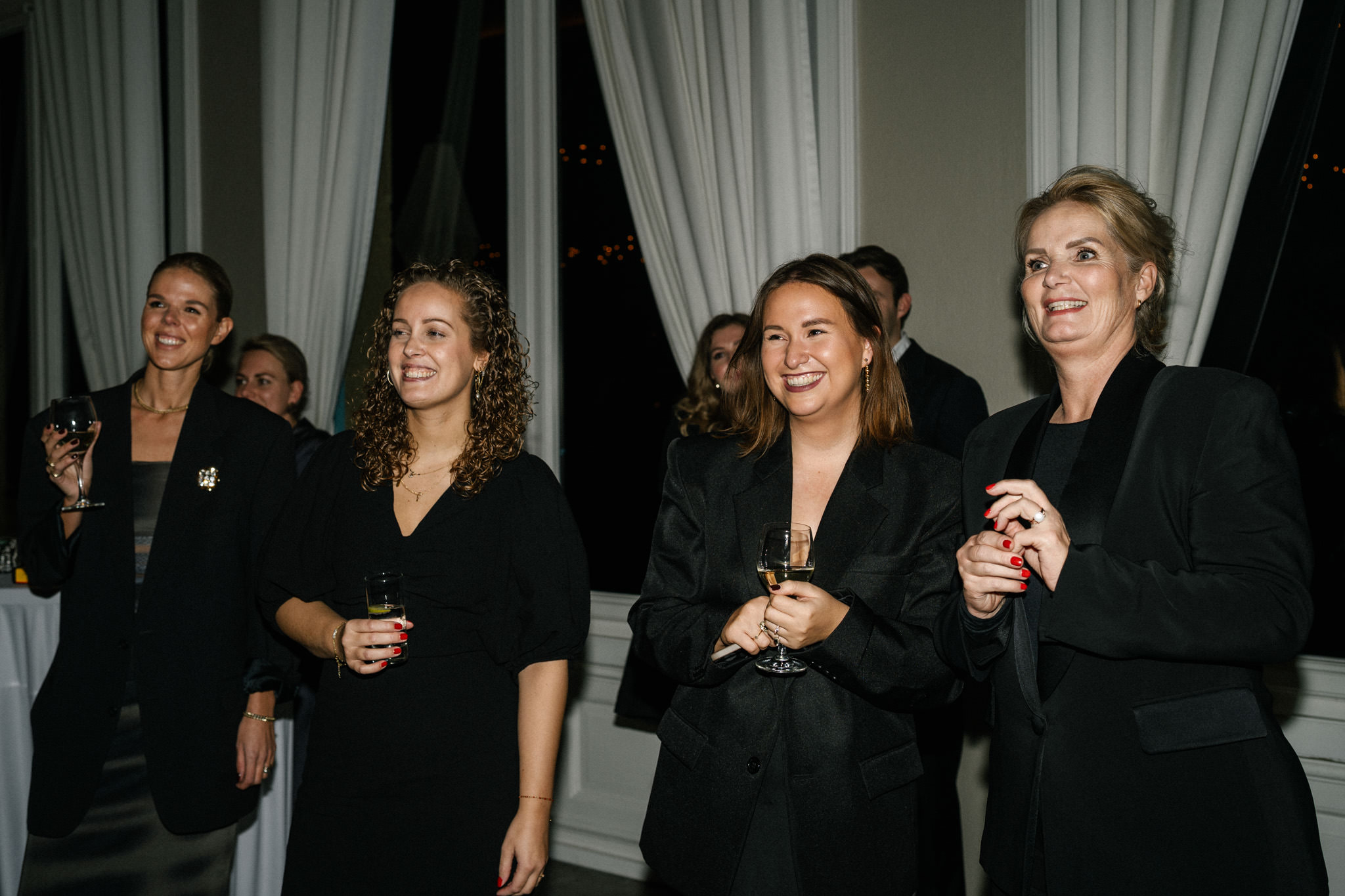 Sfeervolle winterse borrel in Orangerie Elswout